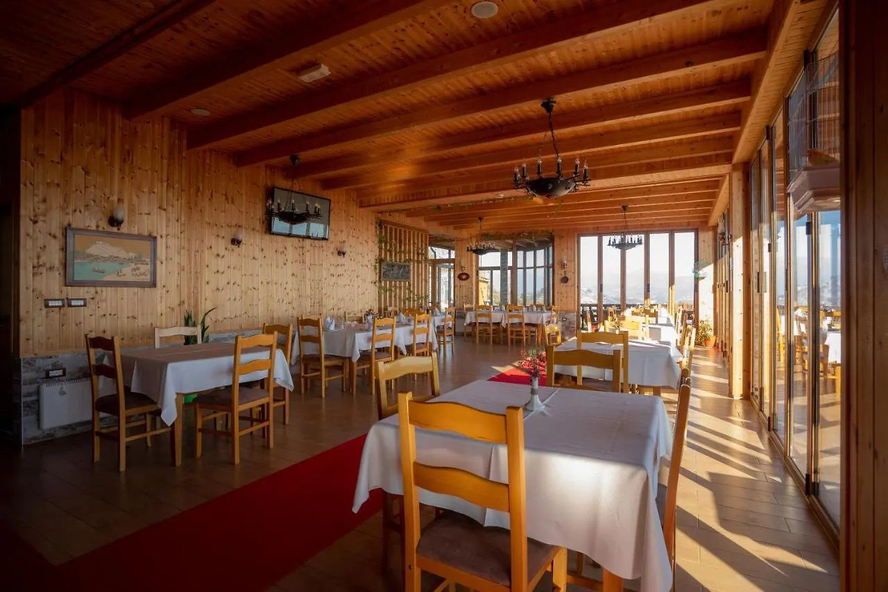 Wooden House Hotel Shkodër 3*,