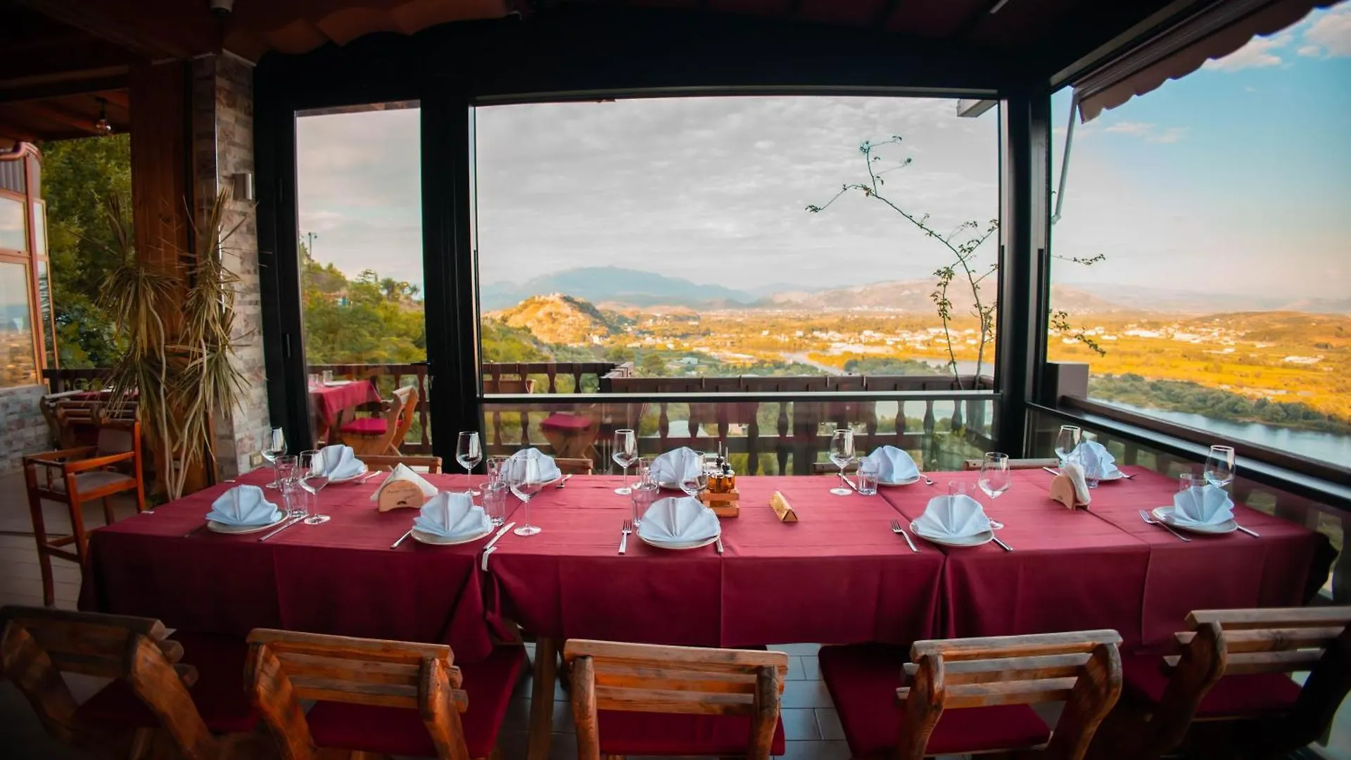 Wooden House Hotel Shkoder